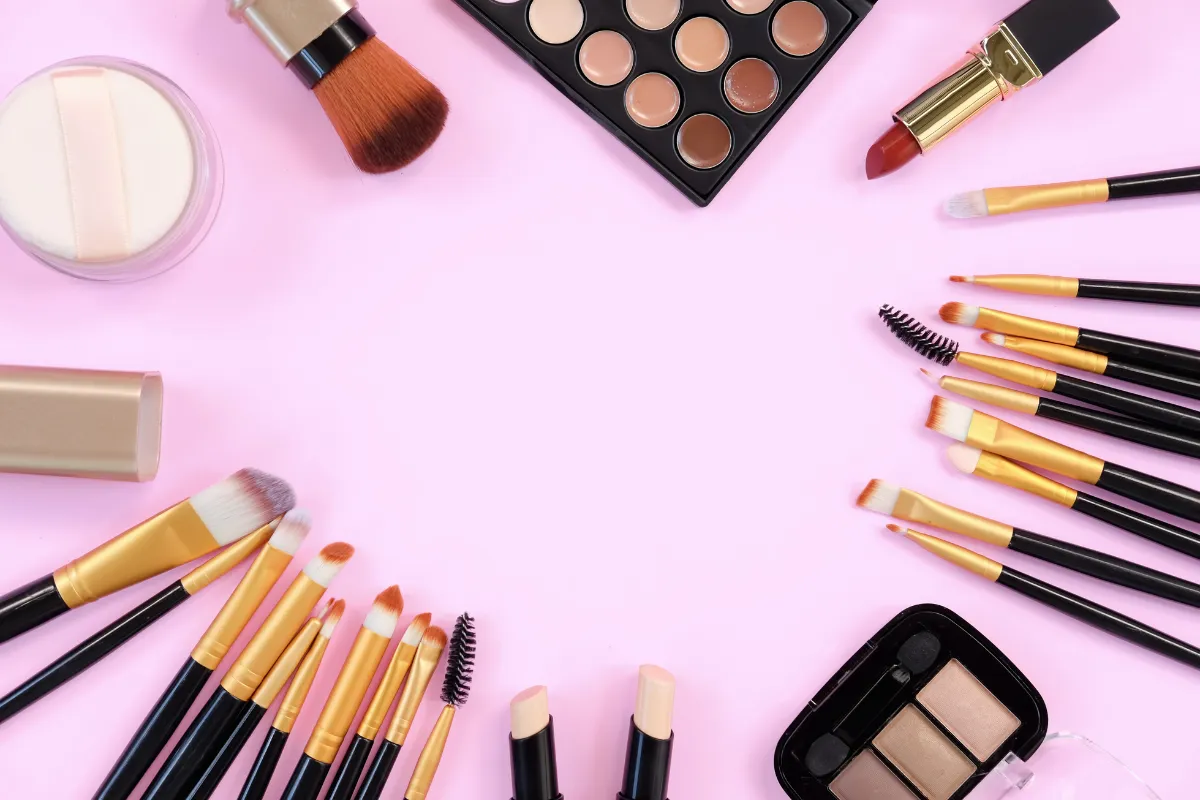 10 Essential Beauty Tools Every Woman Should Own